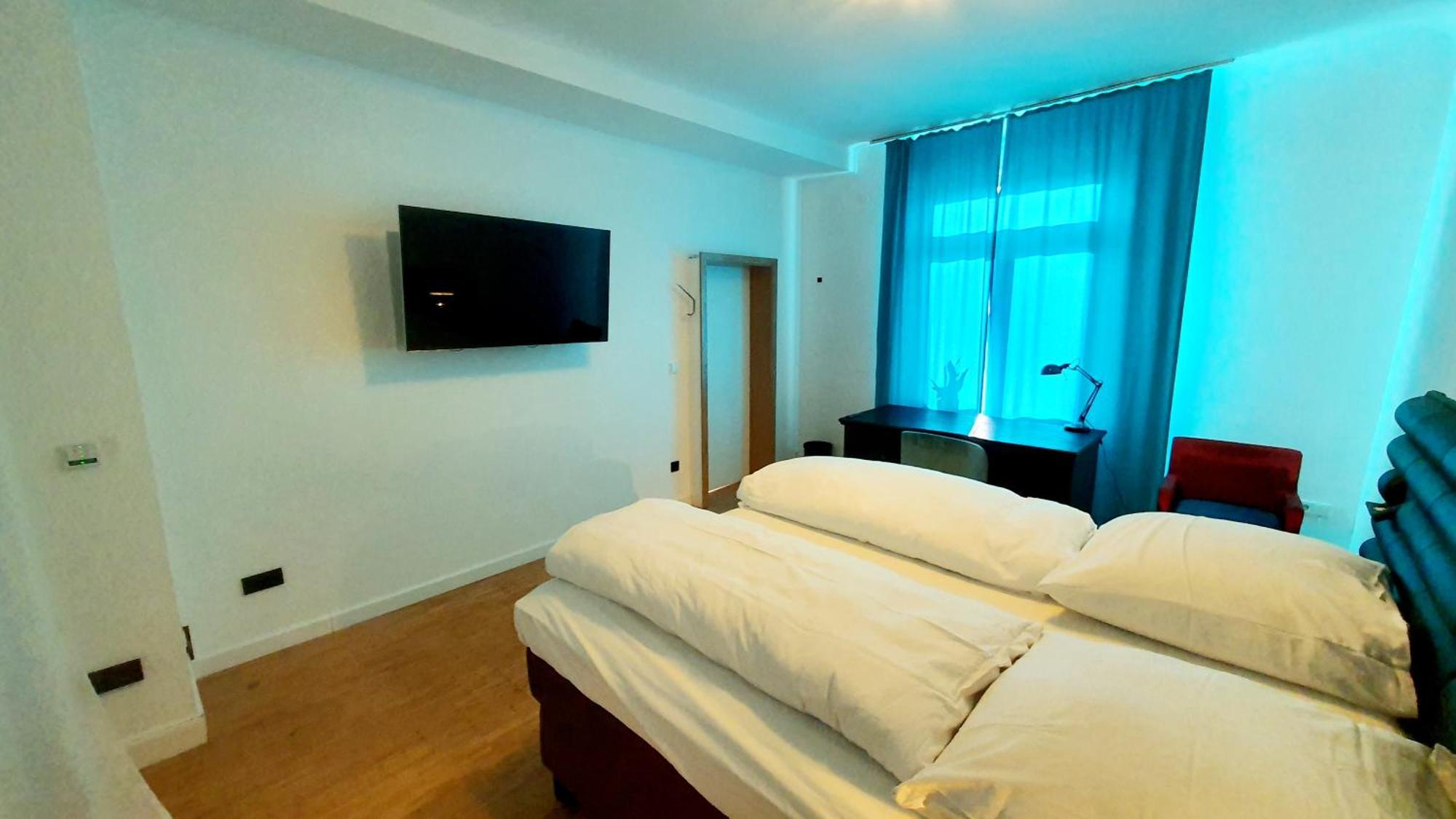 Helles Zimmer Mit Kingsize-Bett Мангейм Экстерьер фото